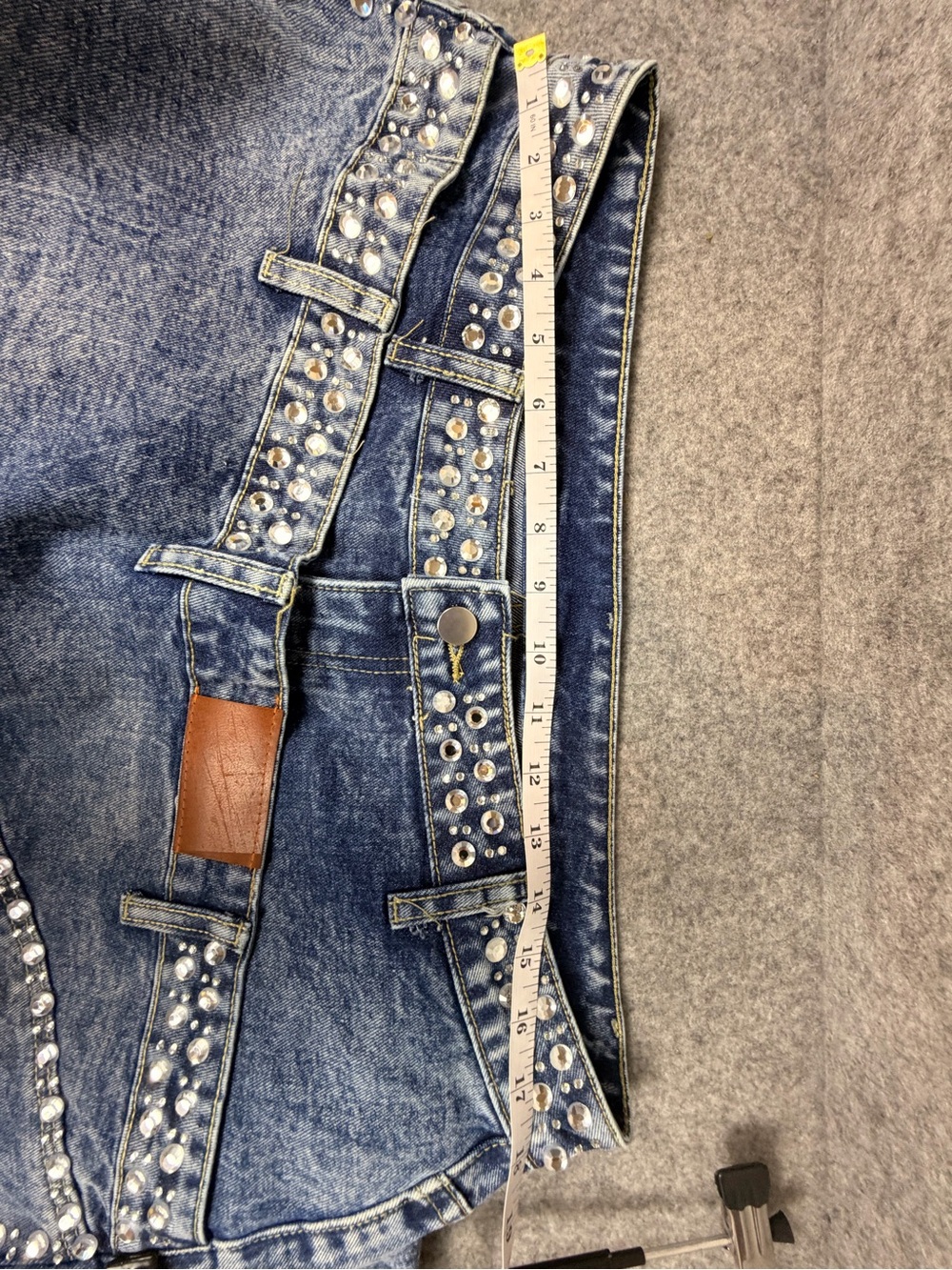 Studded Fade-Washed Y2K Trend Baggy Blue Jeans - Women's Wide Leg - Picture 4 of 8